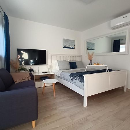 App Hedonist Apartment Novigrad  ภายนอก รูปภาพ