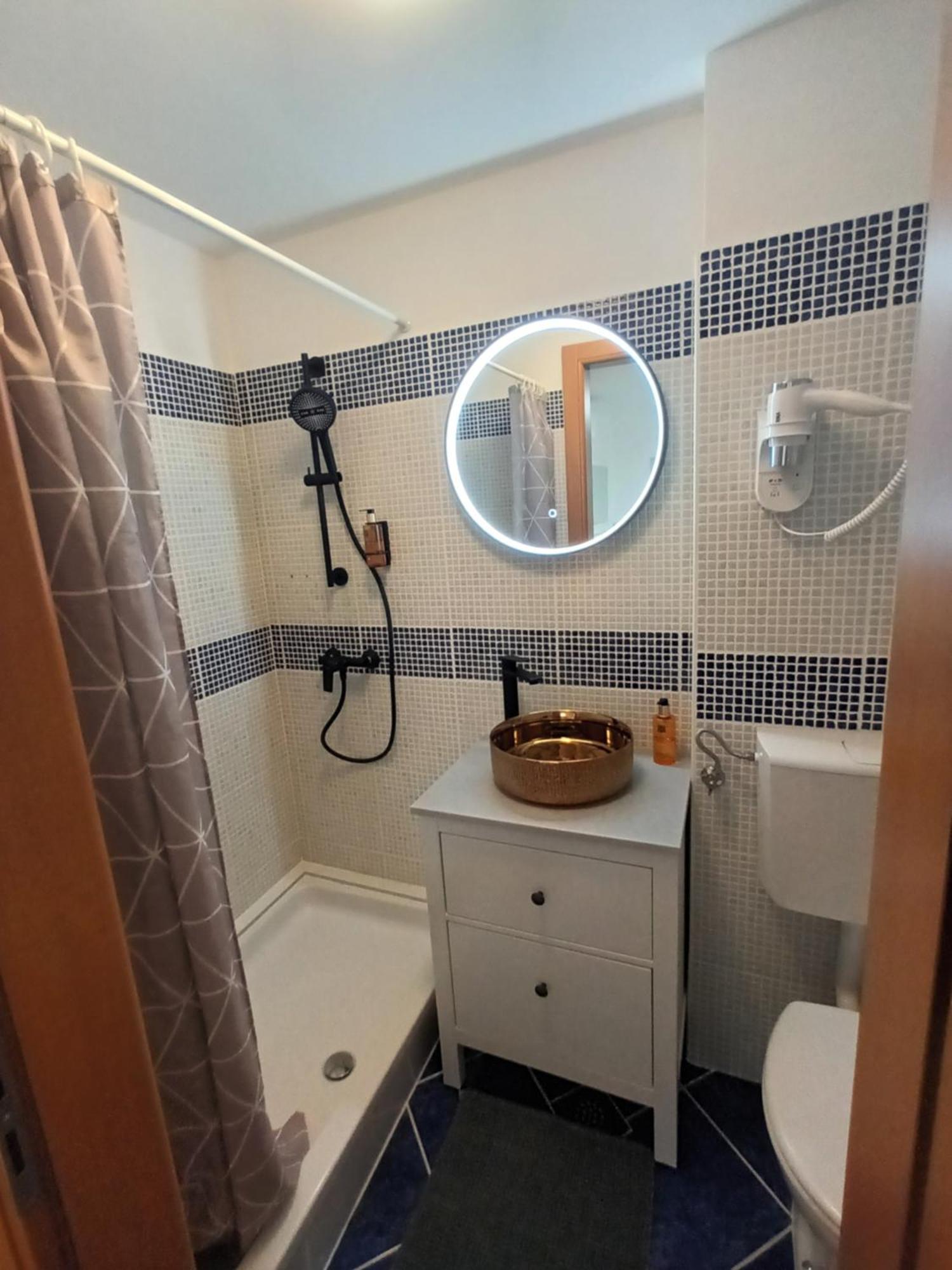 App Hedonist Apartment Novigrad  ภายนอก รูปภาพ